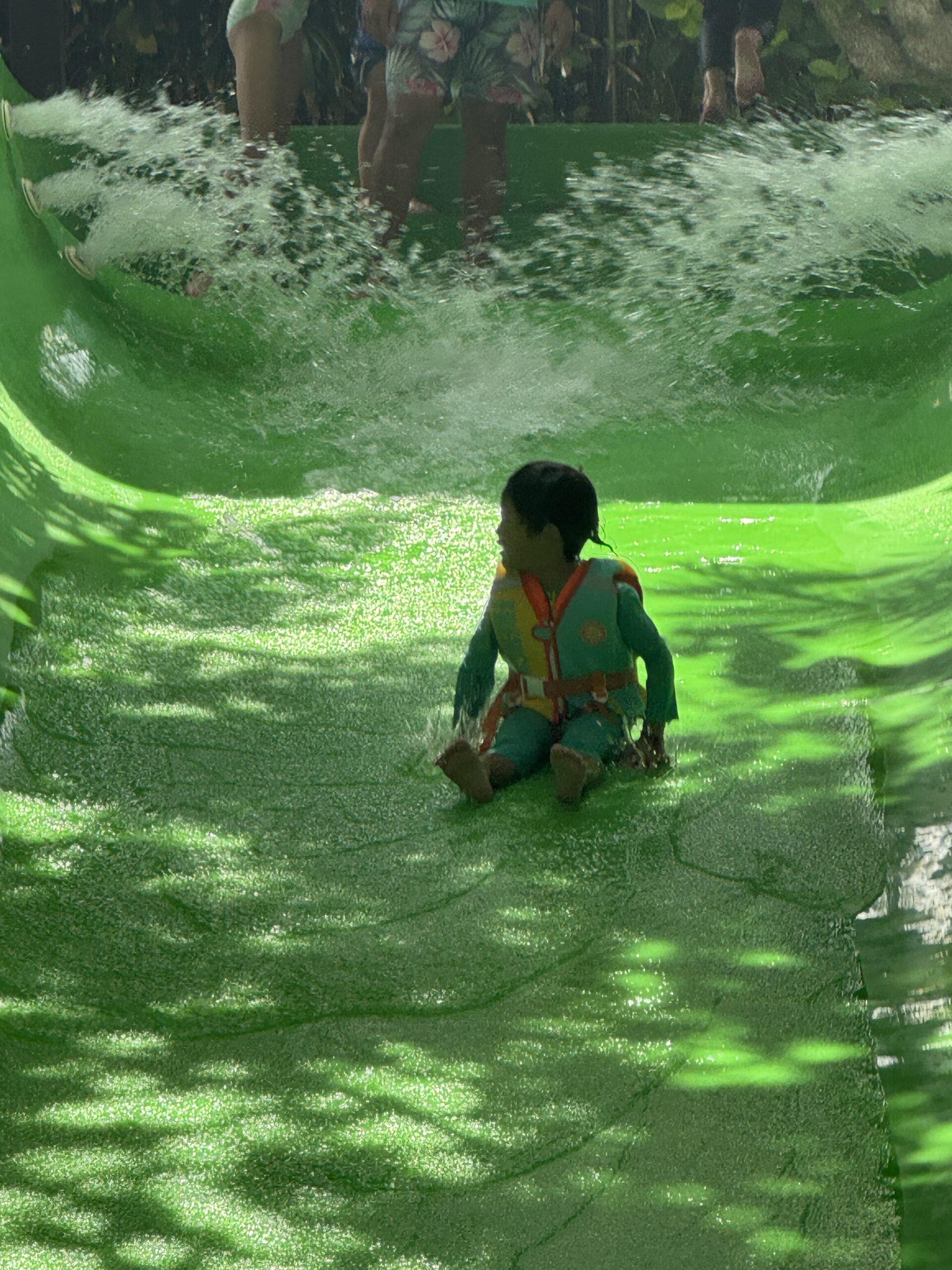 유수풀에서 노는 서진이